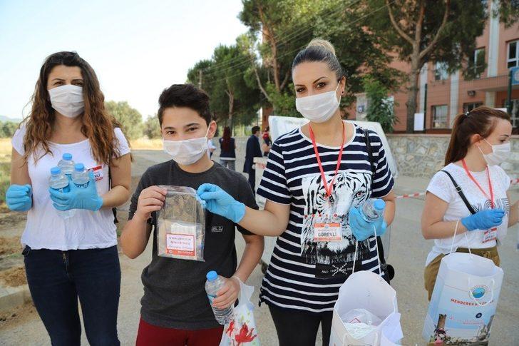 Menderes’te sınav günü öğrenciler unutulmadı G5
