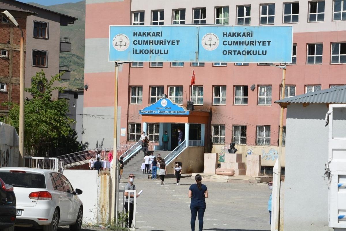 Hakkari&rsquo;de 7 bin 776 &ouml;ğrenci LGS&rsquo;ye girdi