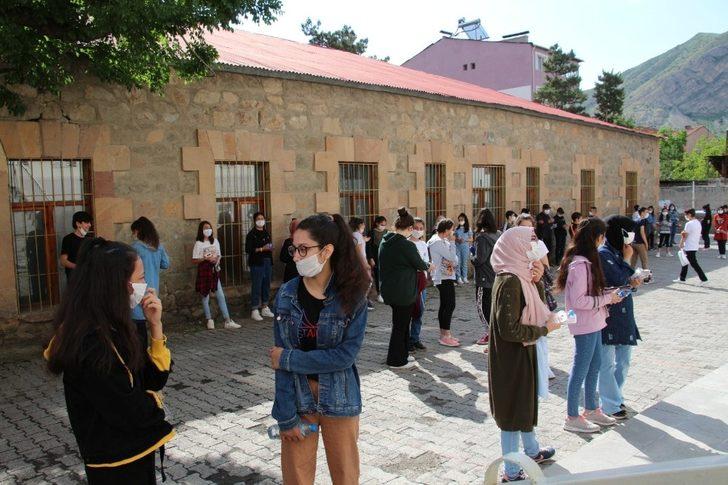 Oltu’da 634 öğrenci sınavda ter döktü G4