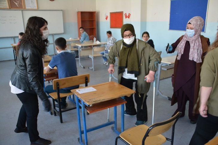 LGS başladı, Öğrenciler Korona Virüs önlemiyle sınıflara alındı G2