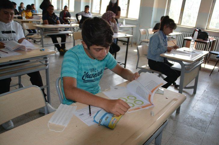 LGS başladı, Öğrenciler Korona Virüs önlemiyle sınıflara alındı G5