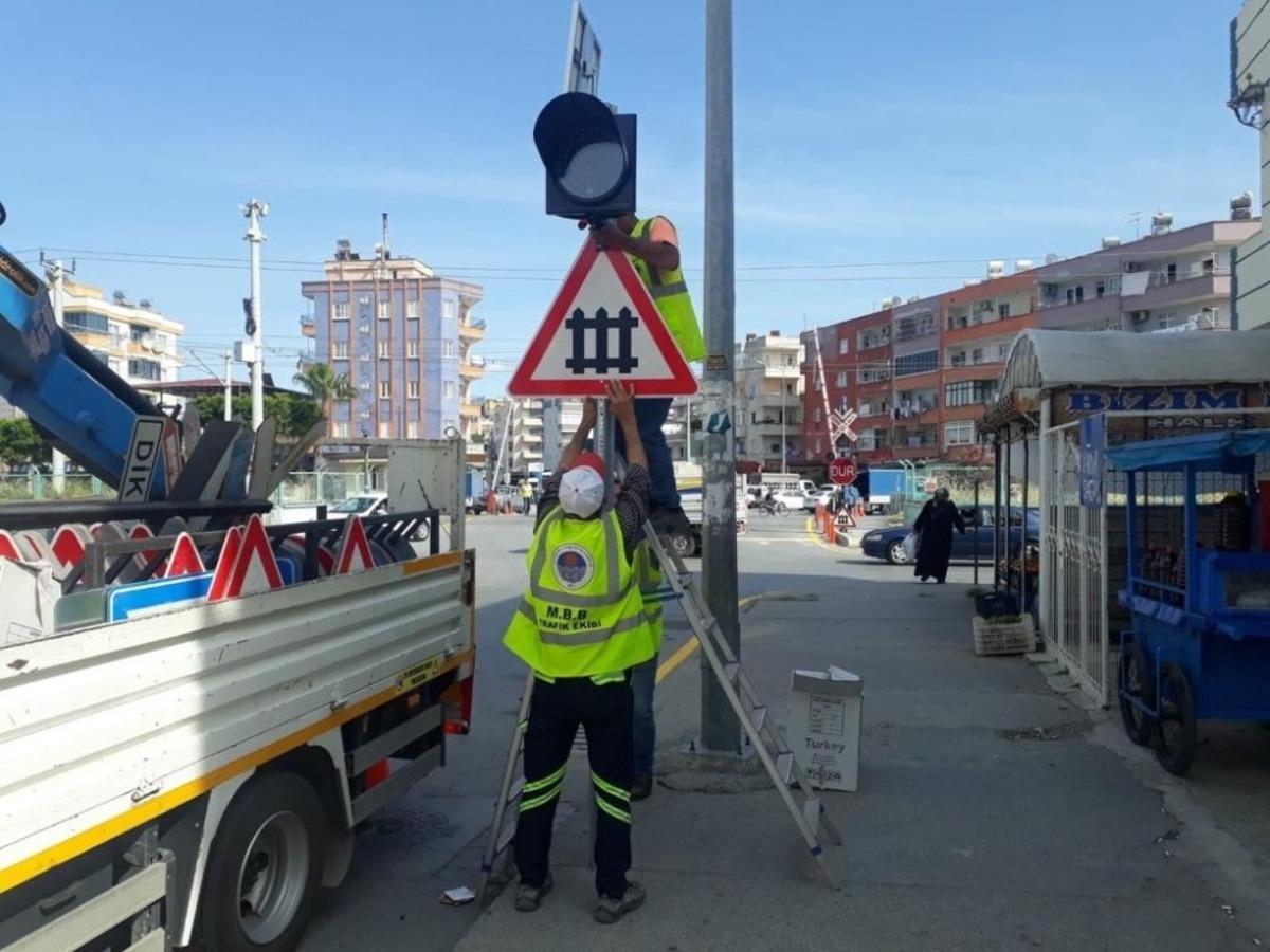 Tren hatları ve hemzemin ge&ccedil;itler bakımdan ge&ccedil;irildi