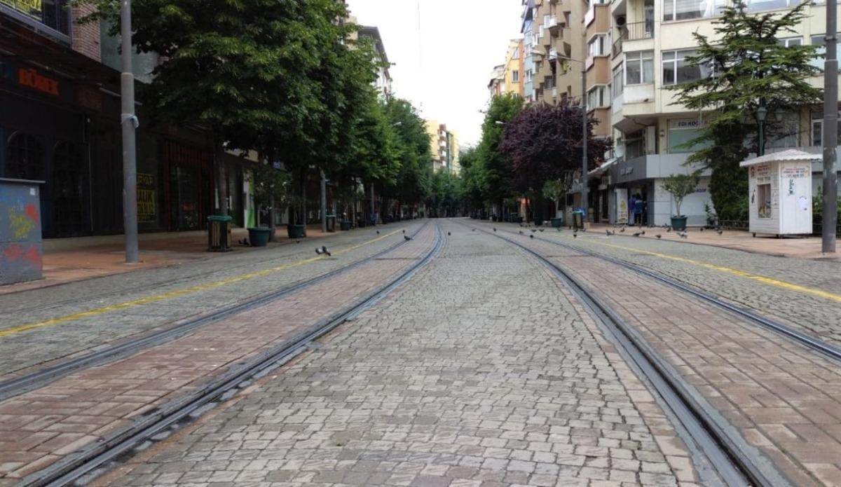 Cadde ve sokaklar uzun bir aradan sonra tekrar boş kaldı