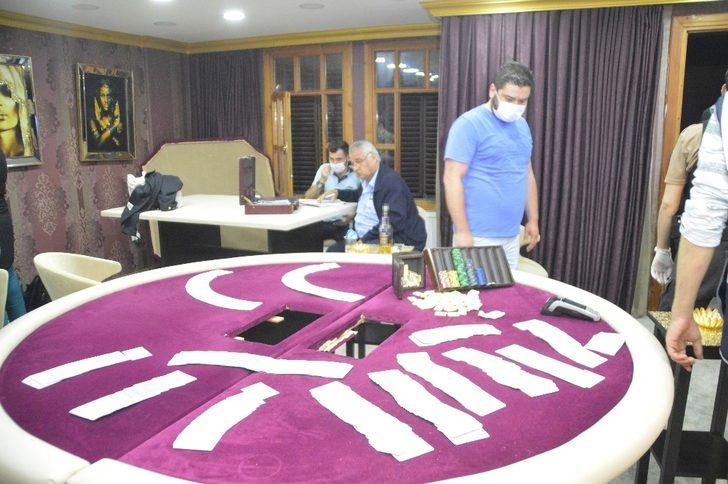 Bakırköy'de kumarhaneye şok baskın! Saklanmak için duşakabine girdi G2