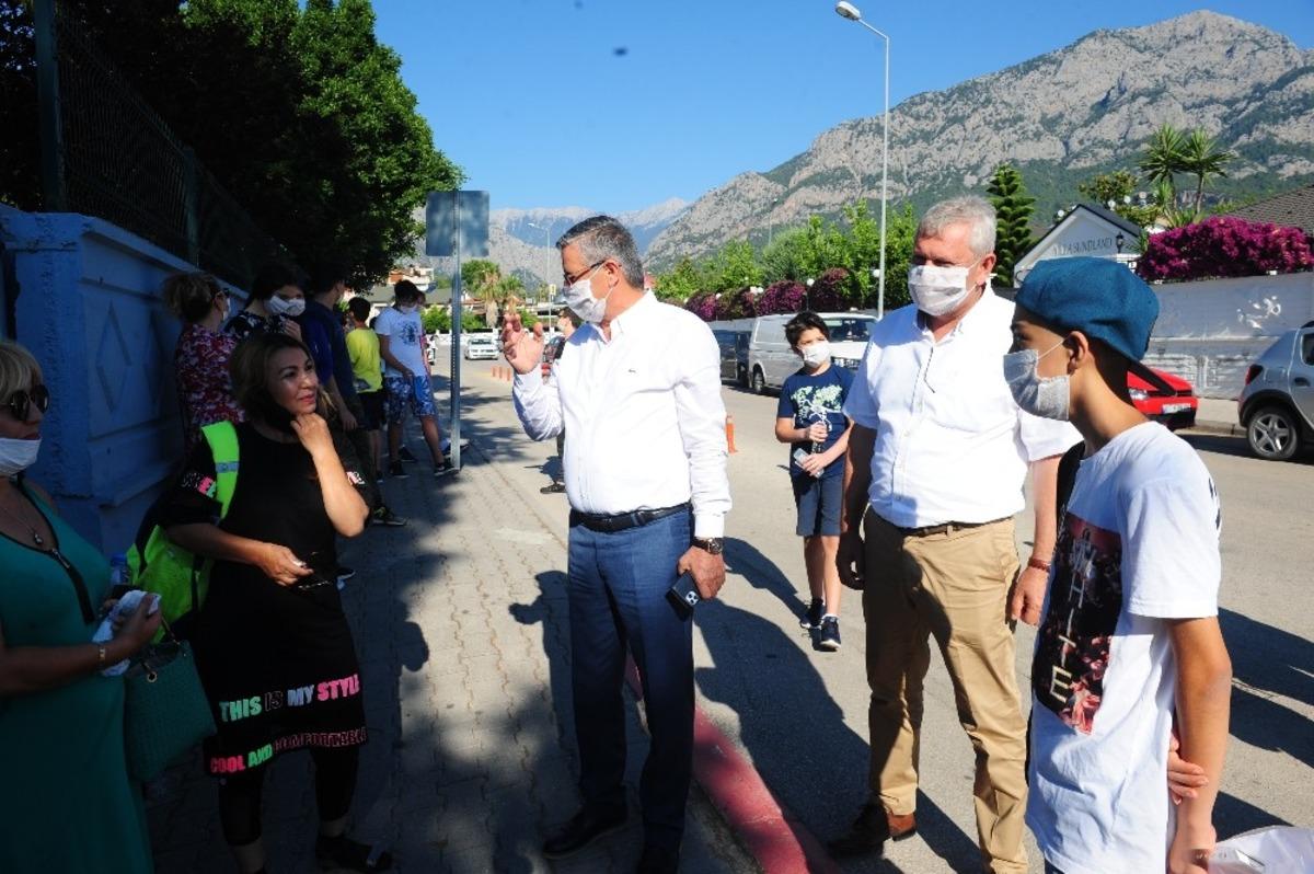 Başkan Topaloğlu, LGS&rsquo;ye giren &ouml;ğrencilerle bir araya geldi