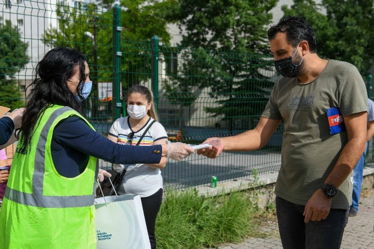 B&uuml;y&uuml;kşehir&rsquo;den LGS &ouml;ncesi maske desteği
