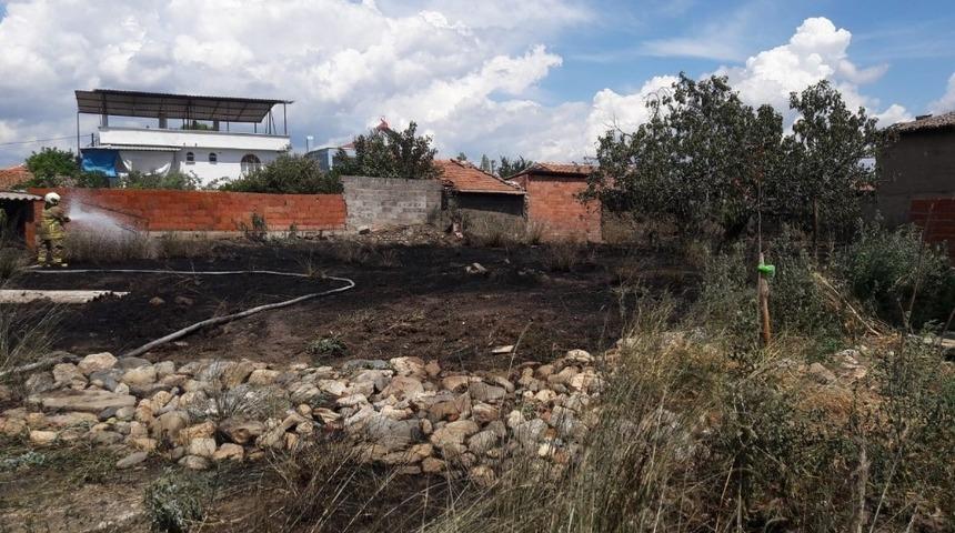 Edremit&rsquo;te ot yangını