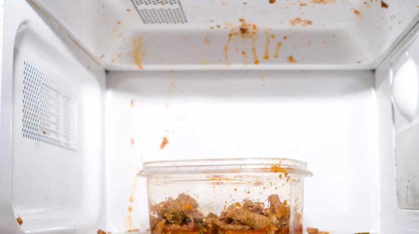 Mikrodalga fırına limonu ikiye b&ouml;lerek koyun... Sonu&ccedil;larına inanamayacaksınız!