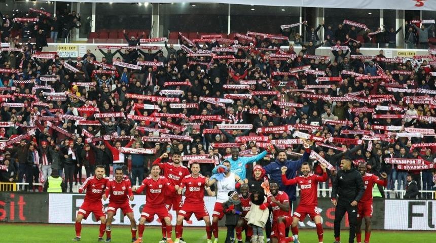 Sivasspor taraftarı, Mert Hakan ve Emre Kılın&ccedil;&rsquo;ın takımdan ayrılmasını istemiyor