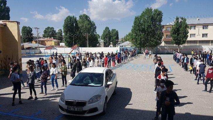 Çaldıran belediyesi, LGS’ye girecek olan öğrencilere servis hizmeti G1