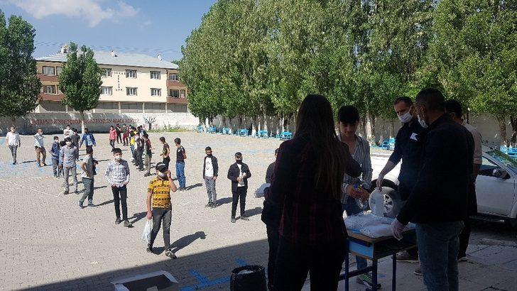 Çaldıran belediyesi, LGS’ye girecek olan öğrencilere servis hizmeti G3