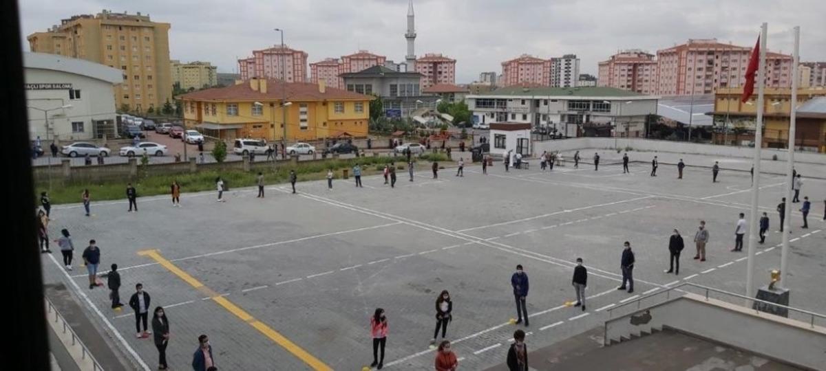 Şehit Ertuğrul Taciroğulları Ortaokulu&rsquo;nda LGS heyecanı