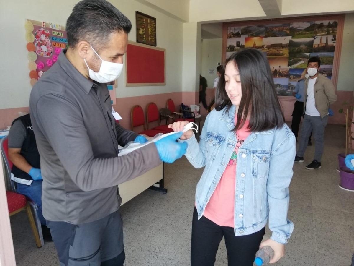 Ağrı Milli Eğitim M&uuml;d&uuml;r&uuml; Tekin&rsquo;den LGS Teşekk&uuml;r mesajı