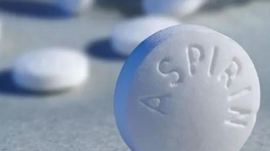  Aspirini y&uuml;z&uuml;n&uuml;ze s&uuml;rd&uuml;ğ&uuml;n&uuml;zde mucizevi sonu&ccedil;lar alacaksınız! İnanılmaz...