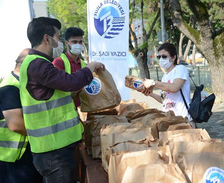 Tuzla Belediyesi sınava giren öğrencileri ikramlar ile karşıladı G2