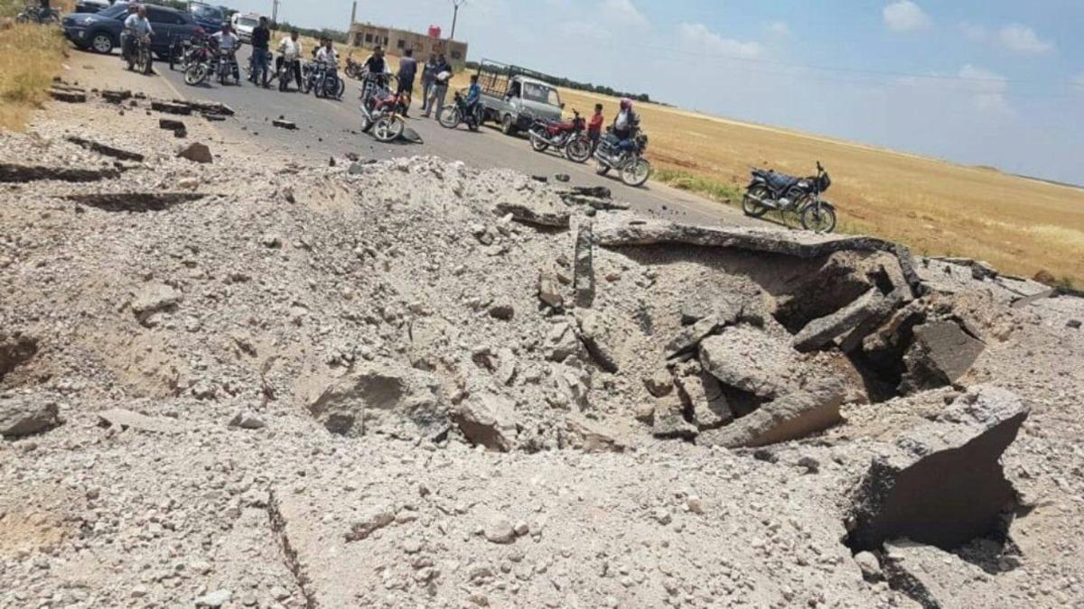 Esad rejimi askerlerini taşıyan otob&uuml;s&uuml;n ge&ccedil;işi sırasında patlama: 3 &ouml;l&uuml;, 16 yaralı