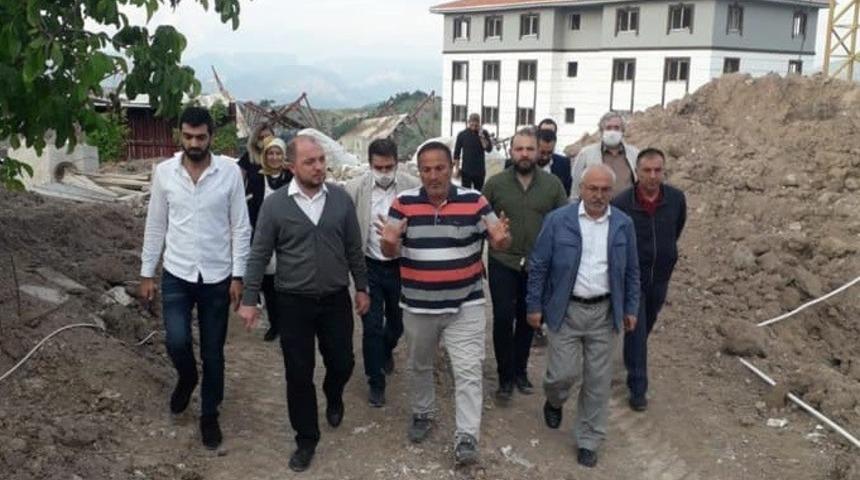 AK Parti İl Başkanı Karabıyık&rsquo;tan TOKİ inşaatında inceleme