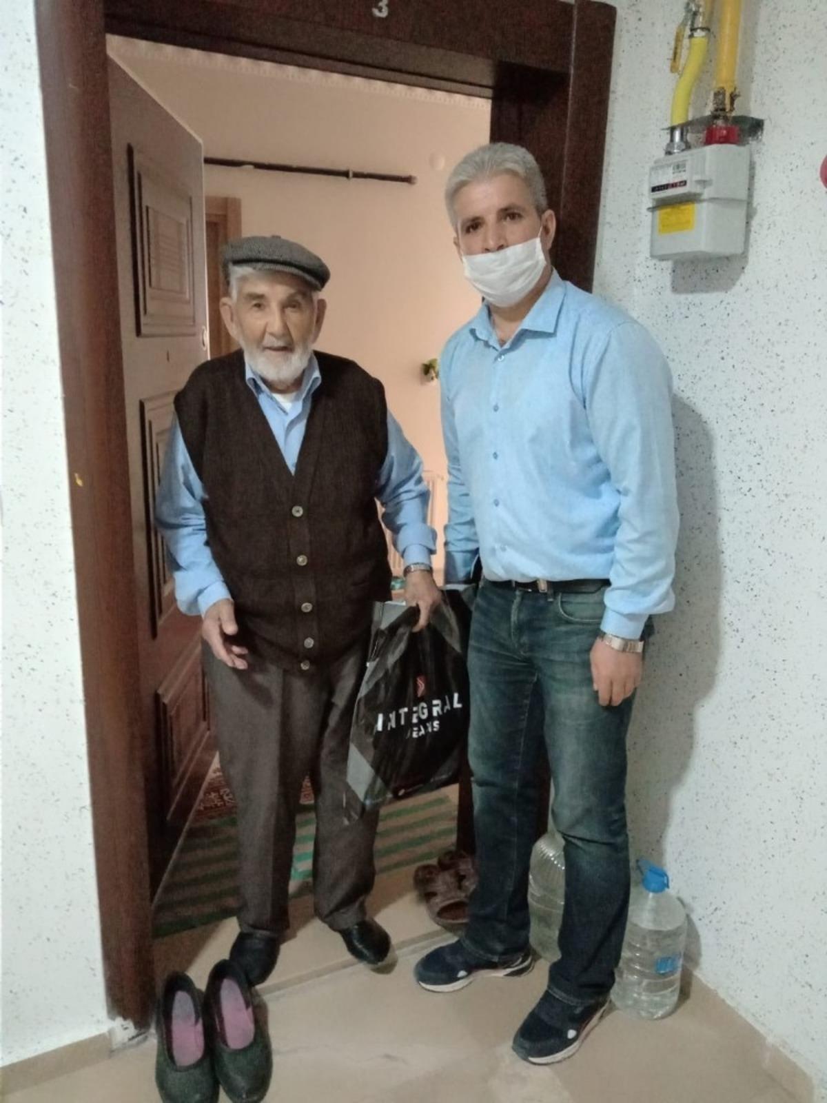 Şehit Aileleri Derneğinden şehit babalarına &lsquo;Babalar G&uuml;n&uuml;&rsquo; ziyareti