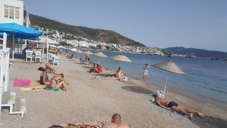 Bodrum'da sahiller hareketlendi! Plajlar sosyal mesafeye göre düzenlendi ama... G2