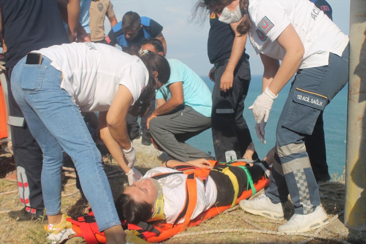 &Ouml;z&ccedil;ekim yapmak isterken falezden d&uuml;şen &ccedil;ocuk yaralandı