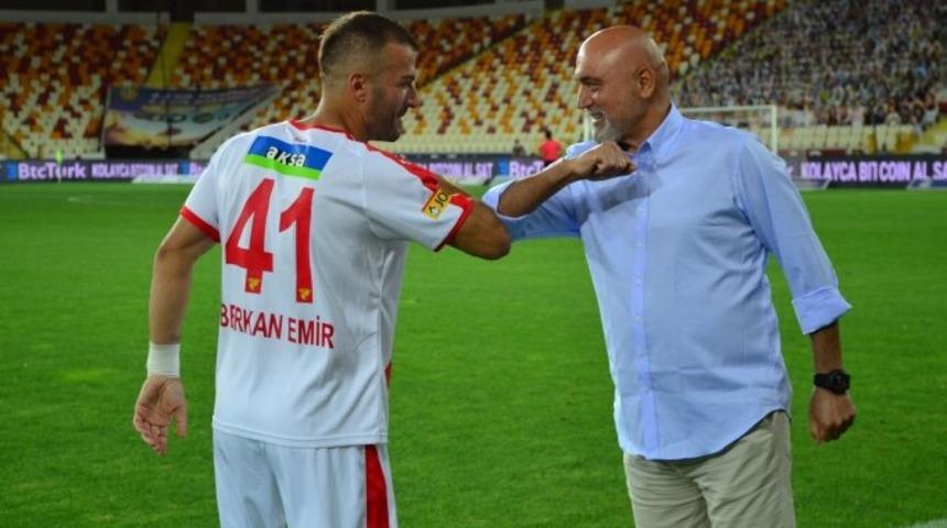 Hikmet Karaman kırmızı kartla atıldı