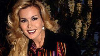 Harika Avcı'dan otobüs selfie'si