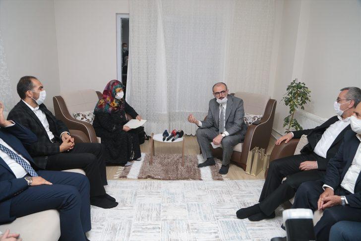 Cumhurbaşkanı Erdoğan, yüzüğünü Milli Dayanışma Kampanyası'na bağışlayan kadına aynı yüzüğü hediye etti G3