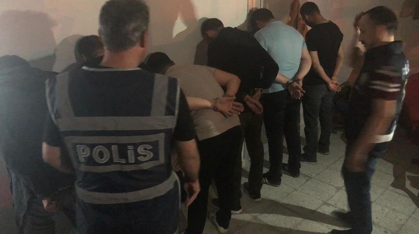 Ankara&rsquo;da ka&ccedil;ak pavyon baskını!