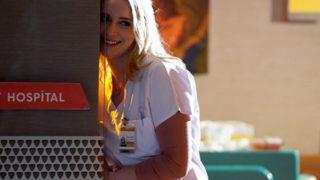 Hayal Köseoğlu'dan selülit ve kavga haberlerine bikinili paylaşımla yanıt