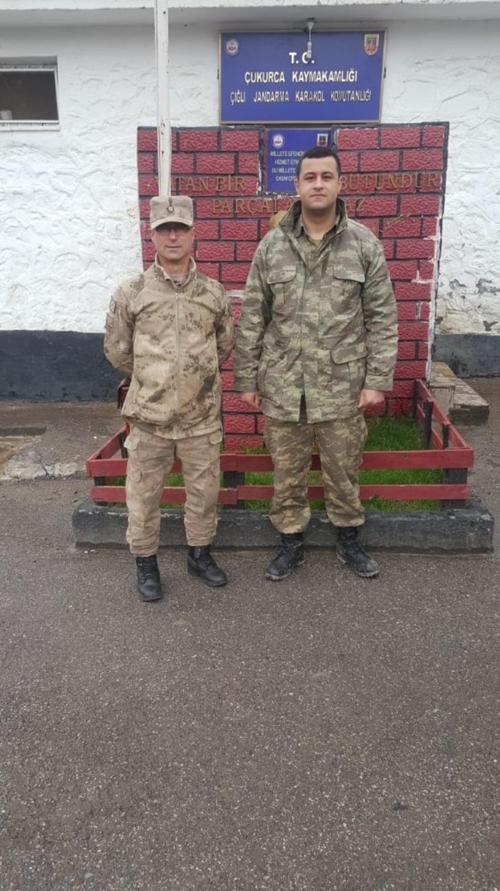 Kahraman baba, oğluyla vatan nöbetinde G3