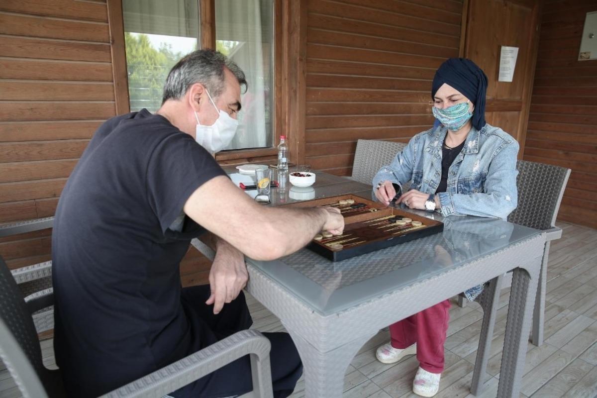 Nil&uuml;fer&rsquo;de engelli bireyler &lsquo;Bizim Bah&ccedil;e&rsquo;de hayat buluyor