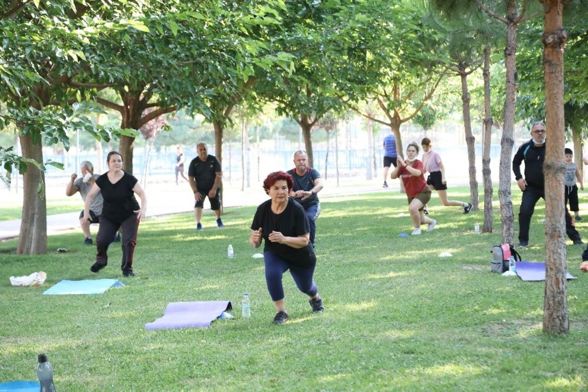 Bayraklı&rsquo;da spor aktiviteleri başladı