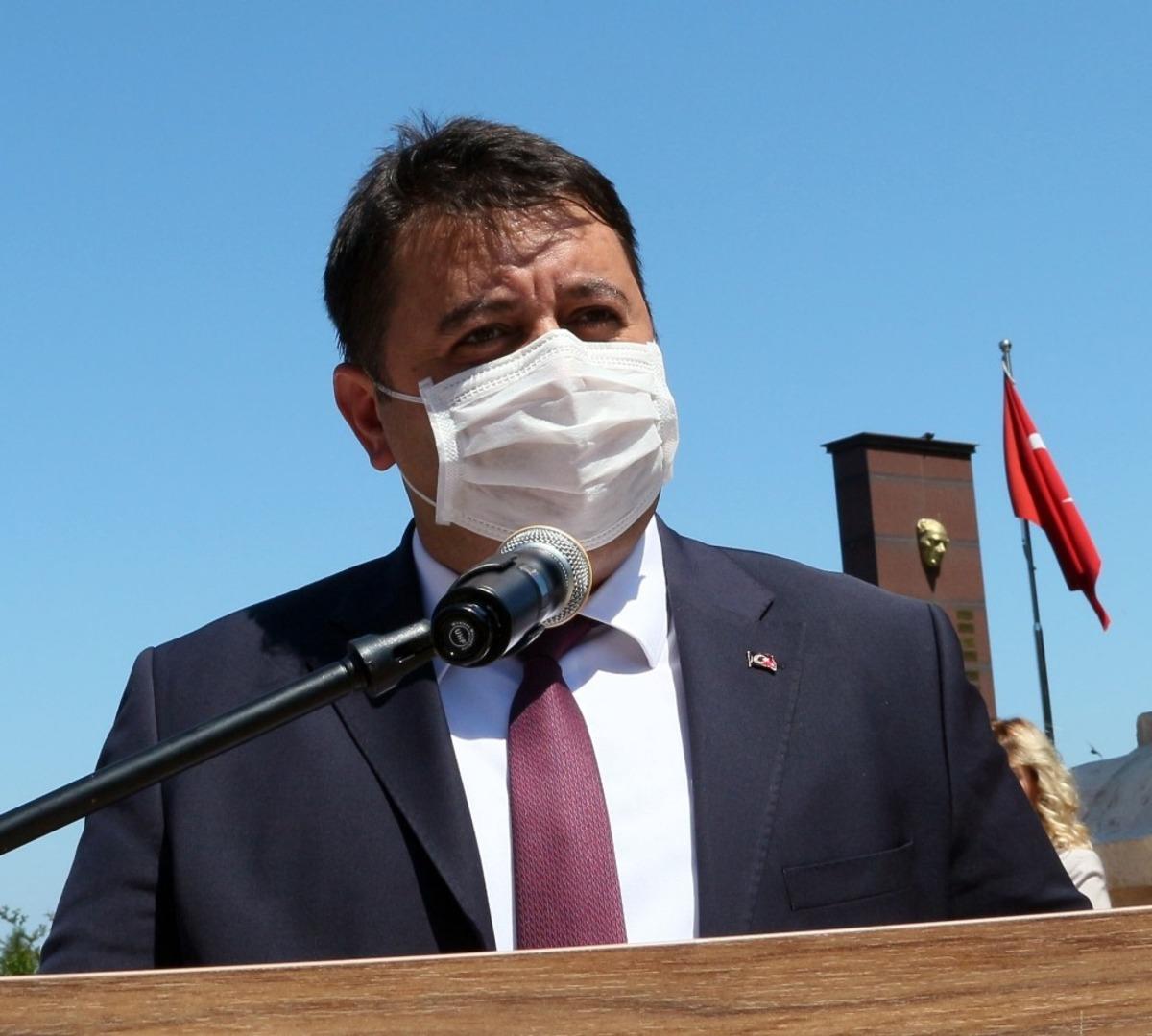 Taşk&ouml;m&uuml;r&uuml;n&uuml; bulan Uzunmehmet anıldı