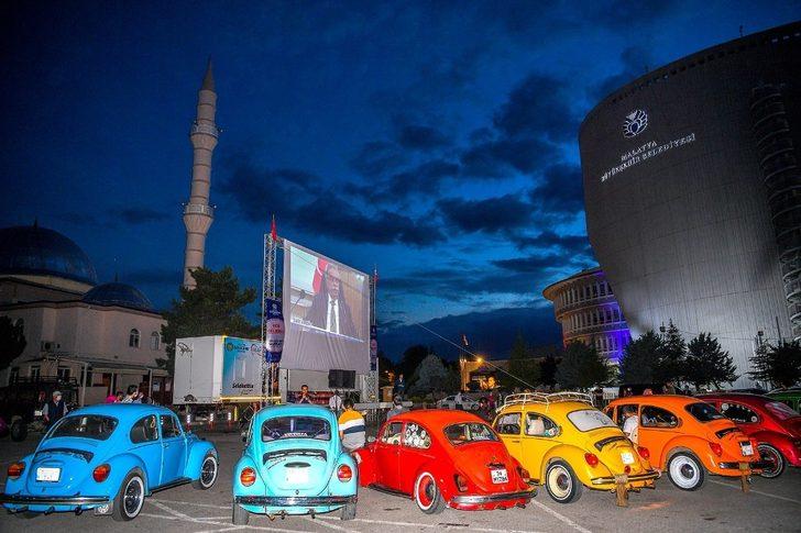 Malatya’da korona virüs günlerinde otomobilde sinema keyfi G4