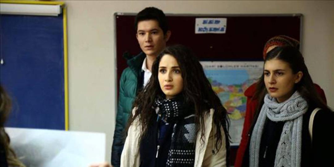 Kırgın &Ccedil;i&ccedil;ekler 32. B&ouml;l&uuml;m  Fotoğrafları