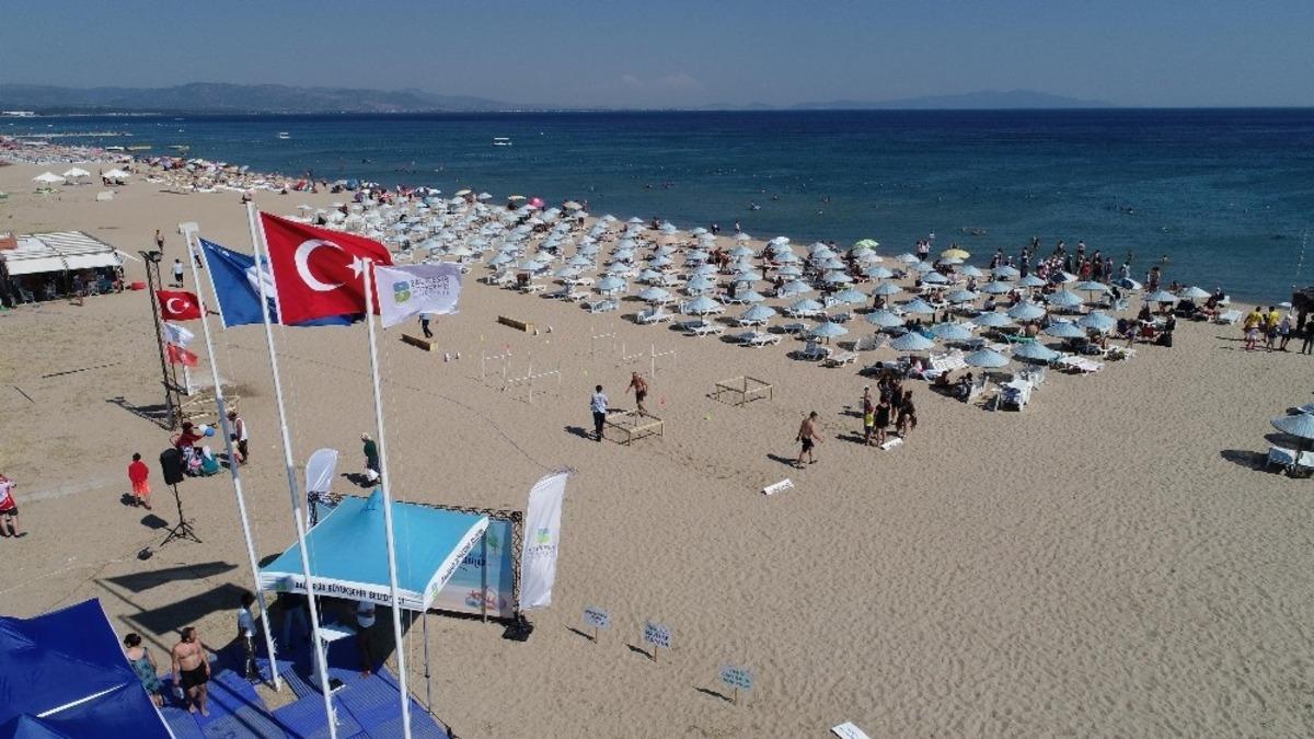 Edremit K&ouml;rfezi, mavi bayrakları ve temiz sahili ile tatilcileri bekliyor