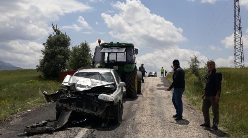 Aracın hurdaya d&ouml;nd&uuml;ğ&uuml; kazada bir kişi yaralandı