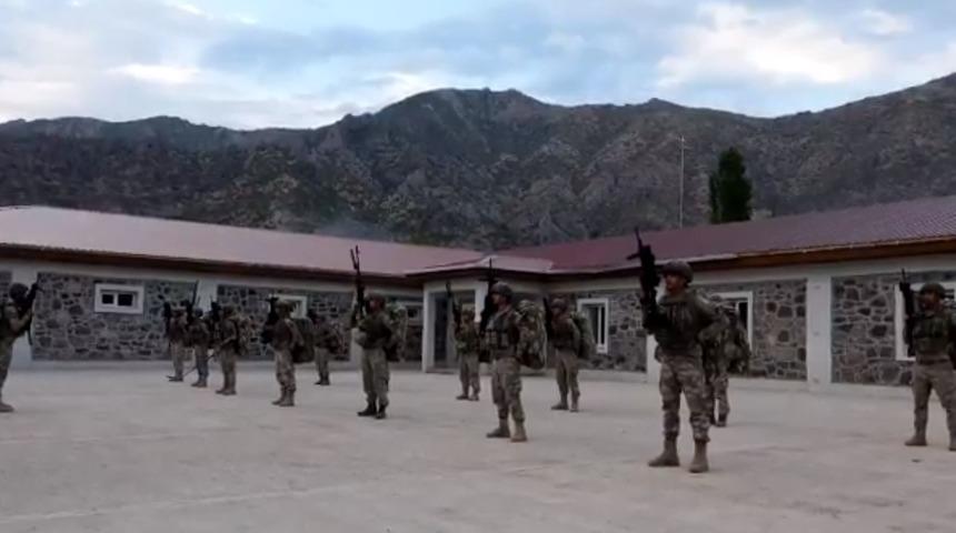 MSB duyurdu! Komandolar operasyon için sınır ötesine geçti