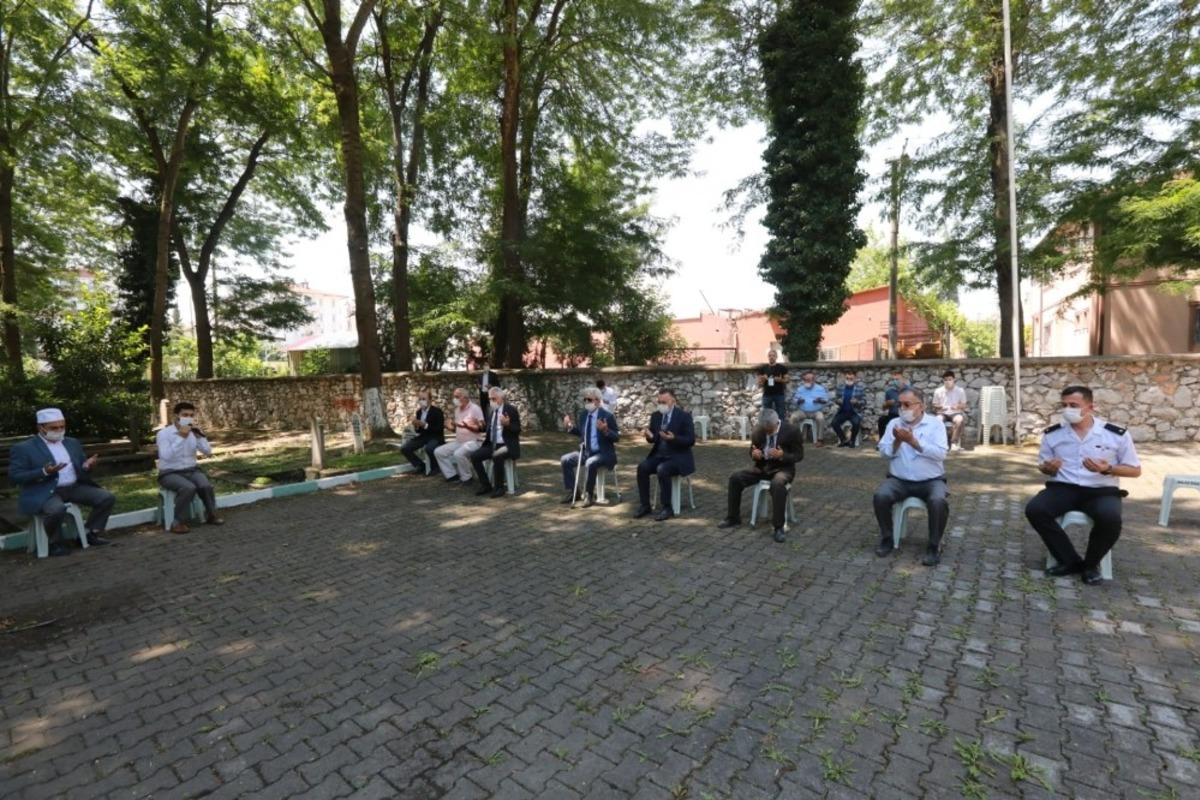 21 Haziran kurtuluş g&uuml;n&uuml;nde şehitler anıldı