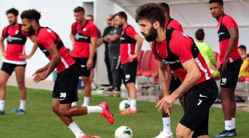 Antalyaspor ligde yenilmezliğini 10 ma&ccedil;a &ccedil;ıkarmak istiyor
