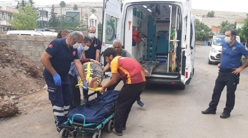 &Uuml;zerine tuğla d&uuml;şen kadın yaralandı