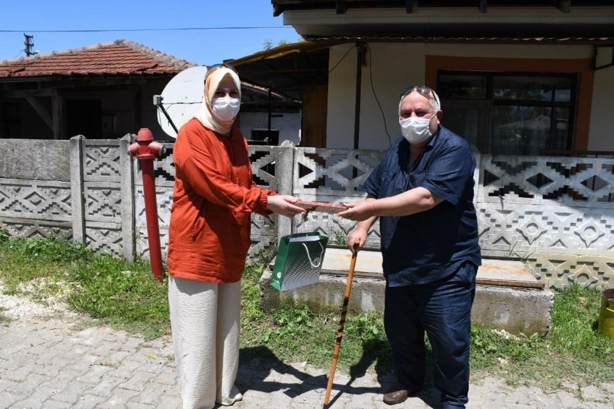 Sosyal Yardım İşleri M&uuml;d&uuml;rl&uuml;ğ&uuml; Babaları unutmadı