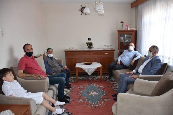 Başkan Fevzi Kılıç’tan babalar günü ziyaretleri G3