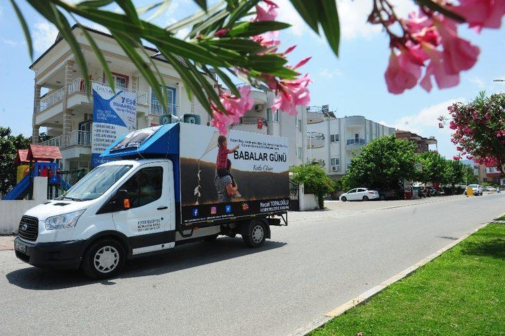 Kemer’de  sokak sokak Babalar Günü kutlaması G1