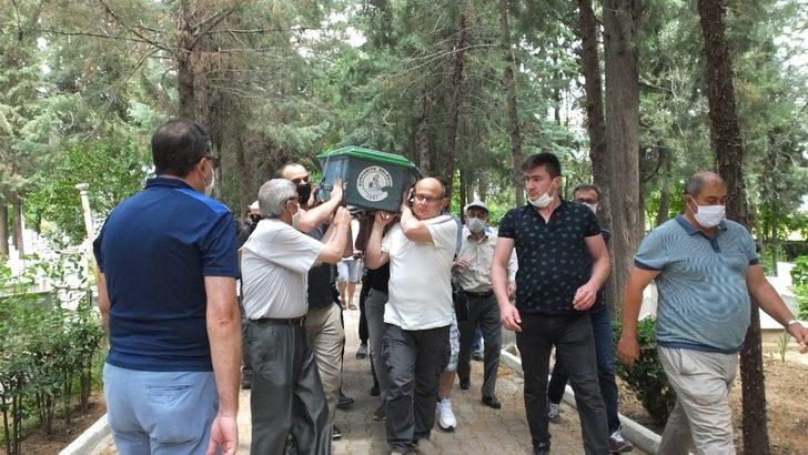 Burhaniye’de emekli eğitimci Remzi Gücü toprağa verildi G1