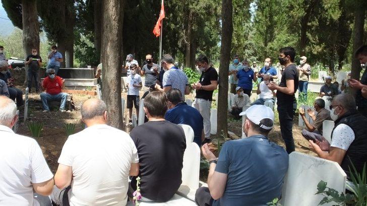 Burhaniye’de emekli eğitimci Remzi Gücü toprağa verildi G2