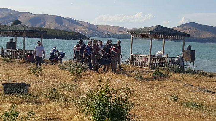 Hazar Gölü'ne giren Harun Güncü'den acı haber G4