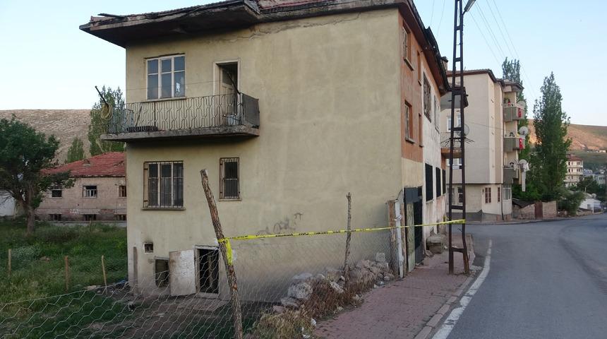 Üvey baba vahşeti! 3 yaşındaki çocuğu boğarak öldürüp mezarlığa gömdü