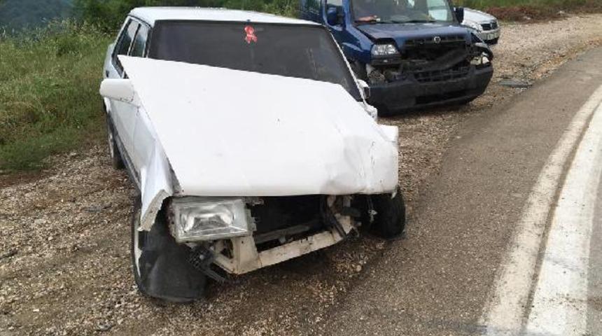 Bursa'da 4 aracın karıştığı zincirleme kaza: 12 yaralı