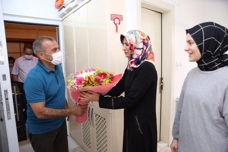 Ordu Valisi Tuncay Sonel, görevinin ilk gününde şehit ailelerini ziyaret etti G1